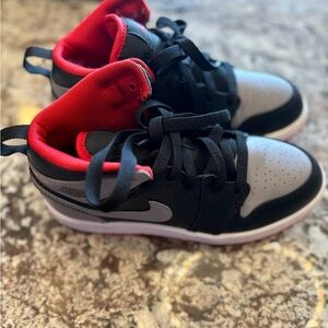 Jordan 1 Mid kids